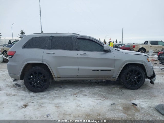 1C4RJFAG0JC417931 Jeep Grand Cherokee Laredo