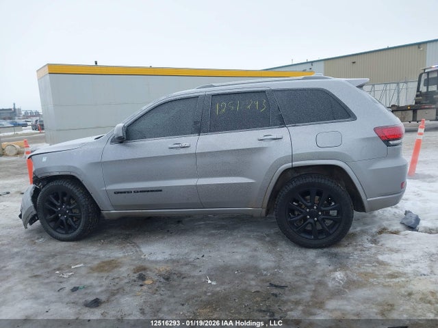 1C4RJFAG0JC417931 Jeep Grand Cherokee Laredo