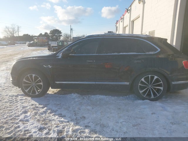 Bentley Bentayga V8 2019 SJAAM2ZV5KC023912 Image 14