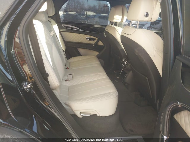 Bentley Bentayga V8 2019 SJAAM2ZV5KC023912 Image 8