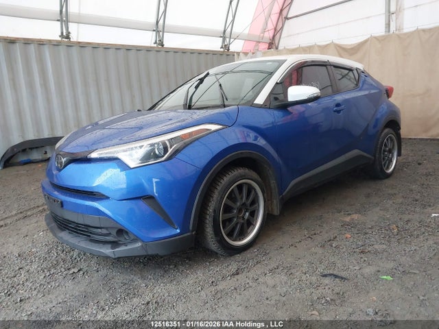 12516351 :رقم المزاد ، NMTKHMBX3JR064159 vin ، 2018 Toyota C-hr Xle/xle Premium مزاد بيع