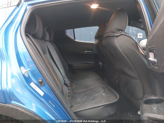 12516351 :رقم المزاد ، NMTKHMBX3JR064159 vin ، 2018 Toyota C-hr Xle/xle Premium مزاد بيع