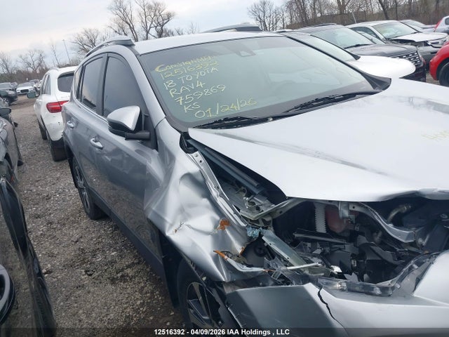 12516392 :رقم المزاد ، 2T3BFREV7JW759869 vin ، 2018 Toyota Rav4 Le مزاد بيع