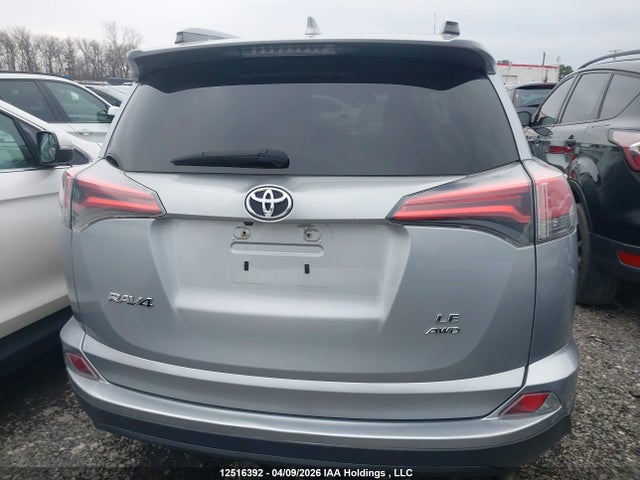 12516392 :رقم المزاد ، 2T3BFREV7JW759869 vin ، 2018 Toyota Rav4 Le مزاد بيع
