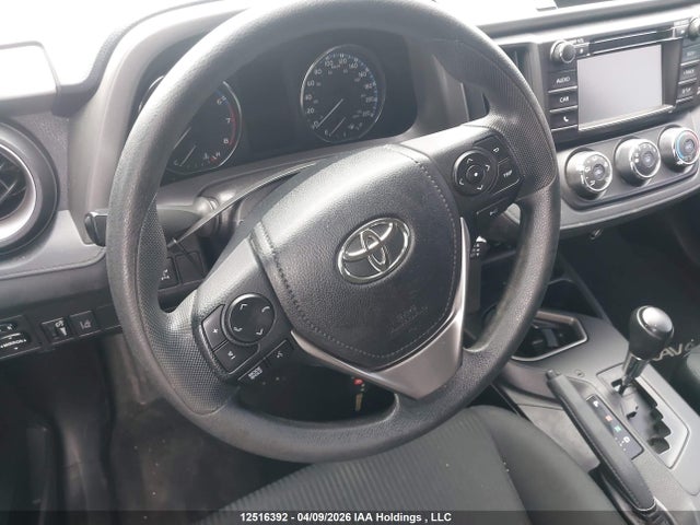12516392 :رقم المزاد ، 2T3BFREV7JW759869 vin ، 2018 Toyota Rav4 Le مزاد بيع