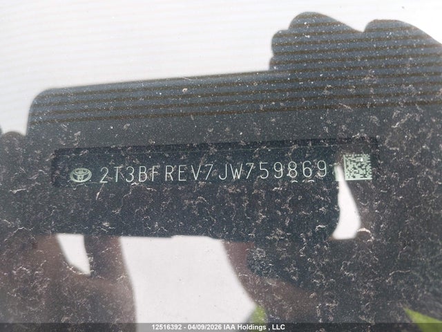 12516392 :رقم المزاد ، 2T3BFREV7JW759869 vin ، 2018 Toyota Rav4 Le مزاد بيع