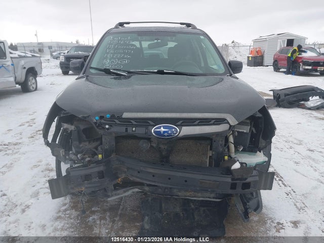 JF2SJEMC9JH605971 Subaru Forester 2.5i Touring