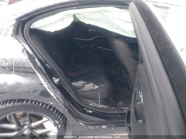 3MW5R7J02L8B32882 BMW 330XI