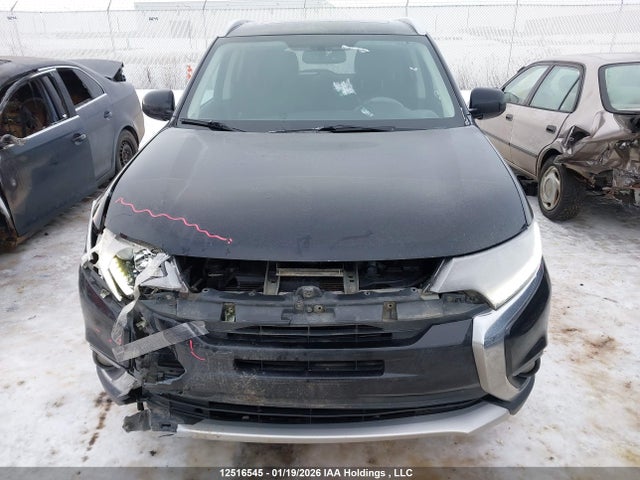 Mitsubishi Outlander 2018 JA4AZ2A39JZ603390 Image 13