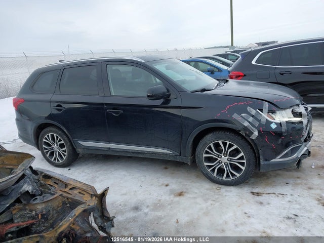 Mitsubishi Outlander 2018 JA4AZ2A39JZ603390 Image 14