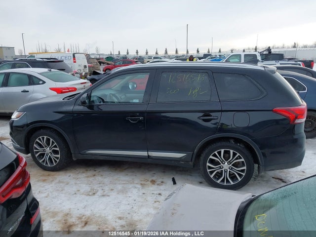 Mitsubishi Outlander 2018 JA4AZ2A39JZ603390 Image 15