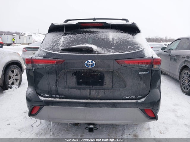 2024 Toyota Highlander Hybrid Limited მანქანა იყიდება აუქციონზე, vin: 5TDEBRCH3RS610264, აუქციონის ნომერი: 12516630