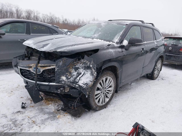 2024 Toyota Highlander Hybrid Limited მანქანა იყიდება აუქციონზე, vin: 5TDEBRCH3RS610264, აუქციონის ნომერი: 12516630