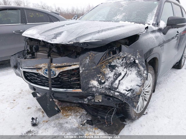 2024 Toyota Highlander Hybrid Limited მანქანა იყიდება აუქციონზე, vin: 5TDEBRCH3RS610264, აუქციონის ნომერი: 12516630