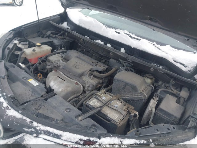 2T3ZFREV6JW421605 Toyota RAV4 LE