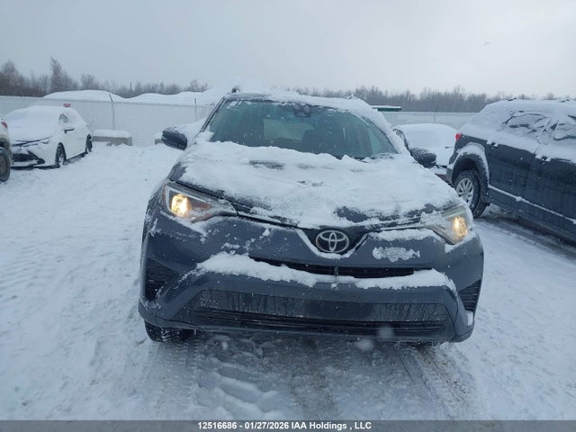 2T3ZFREV6JW421605 Toyota RAV4 LE