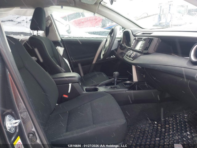 2T3ZFREV6JW421605 Toyota RAV4 LE