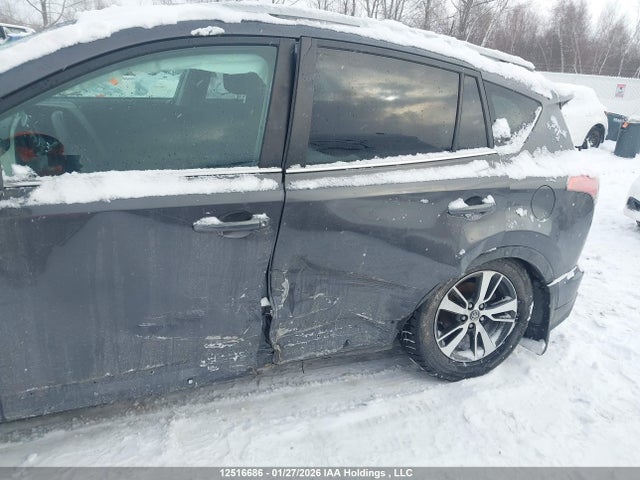 2T3ZFREV6JW421605 Toyota RAV4 LE