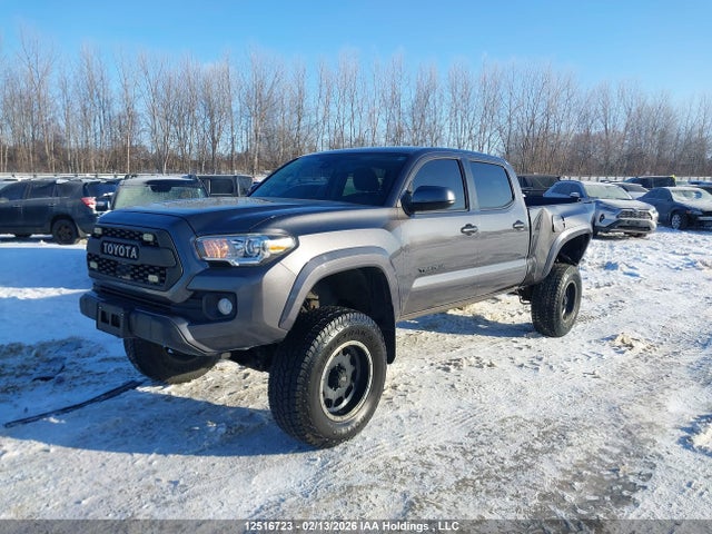 5TFDZ5BN8JX031499 Toyota Tacoma Dbl Cab/sr5/trd Sport/or