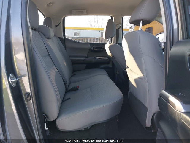 5TFDZ5BN8JX031499 Toyota Tacoma Dbl Cab/sr5/trd Sport/or