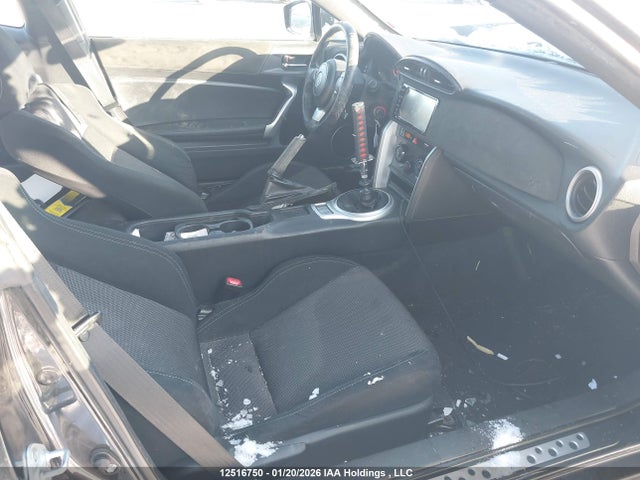 JF1ZNAA16H9710264 Toyota 86 Special Edition