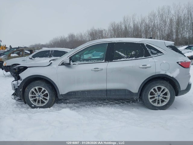 1FMCU9G66LUB83512 Ford ESCAPE SE