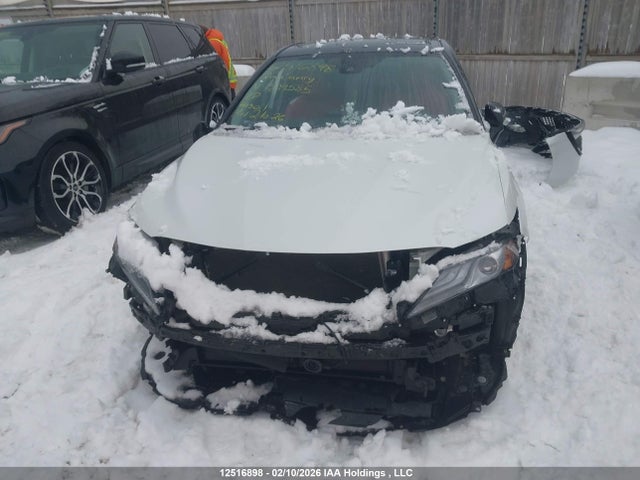 12516898 :رقم المزاد ، 4T1K31AK3NU039585 vin ، 2022 Toyota Camry Hybrid Xse مزاد بيع