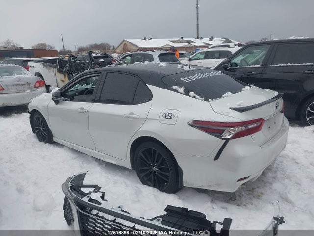 12516898 :رقم المزاد ، 4T1K31AK3NU039585 vin ، 2022 Toyota Camry Hybrid Xse مزاد بيع