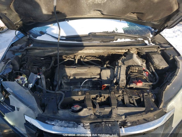 12516934 :رقم المزاد ، 5J6RM4H93GL809677 vin ، 2016 Honda Cr-v Touring مزاد بيع