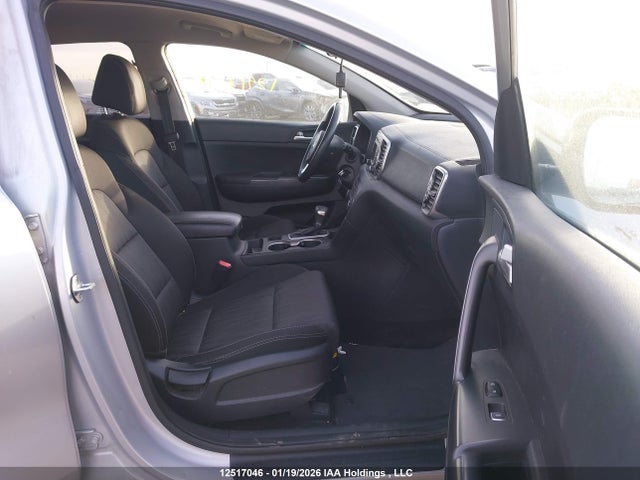 KNDPMCAC8H7081314 KIA Sportage Lx