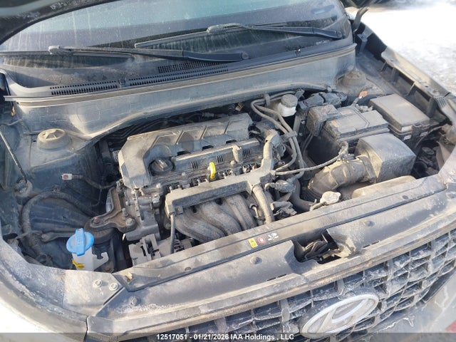 KMHRC8A30MU121689 Hyundai Venue Preferred With Two-tone Body Colour