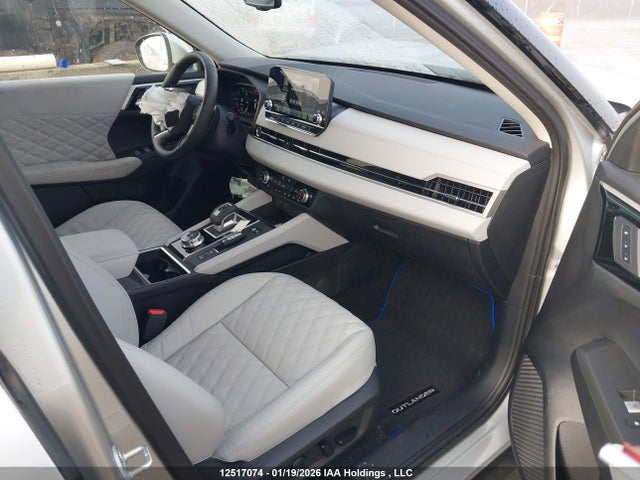 JA4T5VA90SZ606352 Mitsubishi Outlander Se