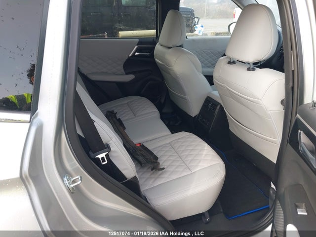 JA4T5VA90SZ606352 Mitsubishi Outlander Se