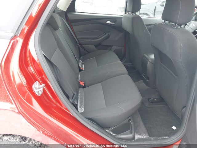 1FADP3K2XJL317190 Ford FOCUS SE