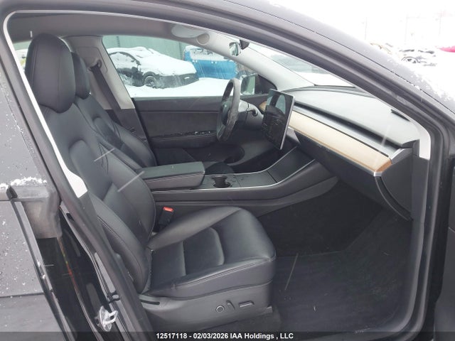 5YJYGDED4MF121073 Tesla Model Y Standard Range Rear-wheel Drive