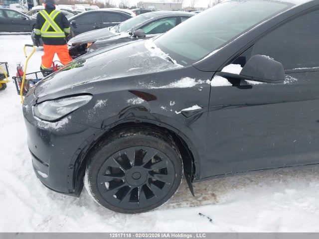 5YJYGDED4MF121073 Tesla Model Y Standard Range Rear-wheel Drive