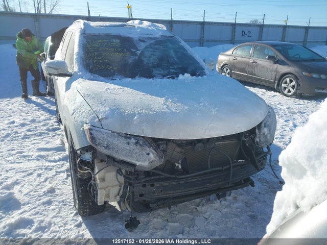5N1AT2MM1FC794790 Nissan Rogue S/sl/sv