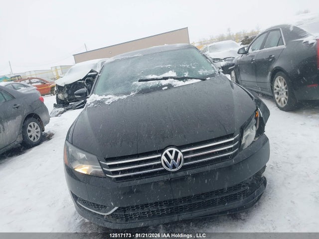 12517173 :رقم المزاد ، 1VWBH7A3XDC085644 vin ، 2013 Volkswagen Passat Se مزاد بيع