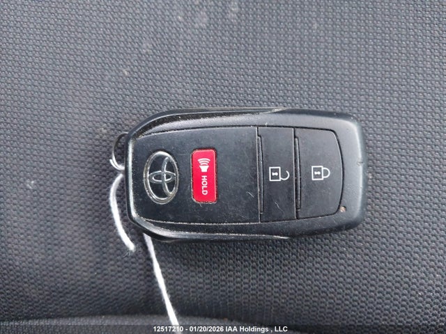 7MUBAABG7RV091810 Toyota Corolla Cross Le