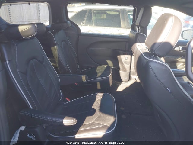 Chrysler Pacifica Limited 2025 2C4RC1GG5SR603039 Image 8