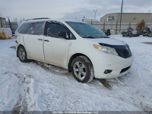 5TDZK3DCXFS614776 Toyota Sienna 7 Passenger