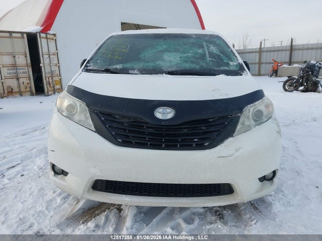 5TDZK3DCXFS614776 Toyota Sienna 7 Passenger