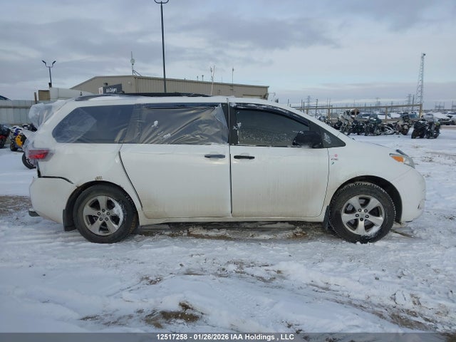 5TDZK3DCXFS614776 Toyota Sienna 7 Passenger