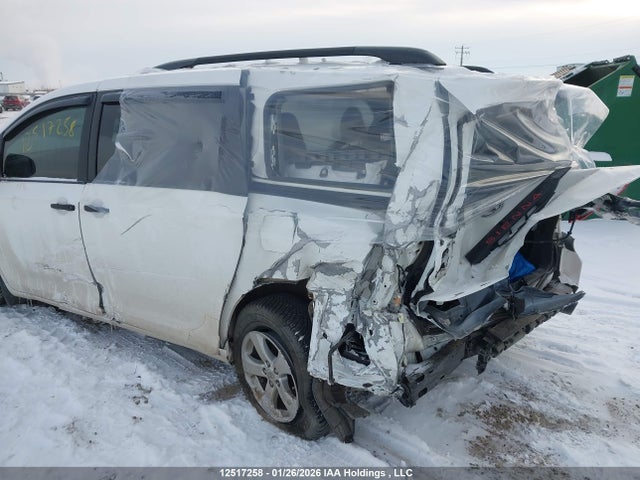 5TDZK3DCXFS614776 Toyota Sienna 7 Passenger