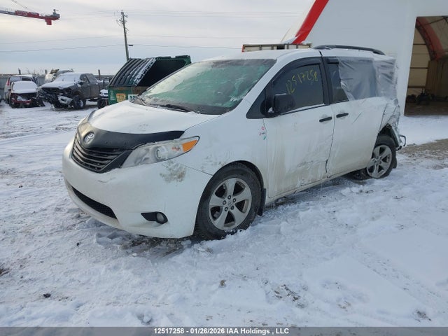 5TDZK3DCXFS614776 Toyota Sienna 7 Passenger