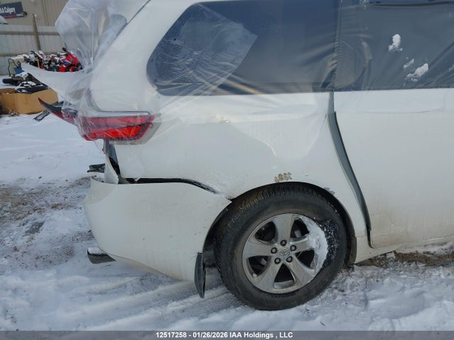 5TDZK3DCXFS614776 Toyota Sienna 7 Passenger