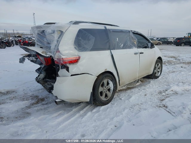 5TDZK3DCXFS614776 Toyota Sienna 7 Passenger