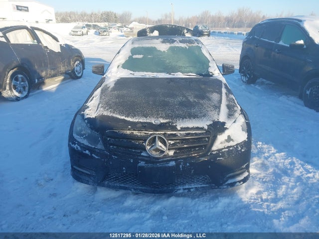 2012 Mercedes-benz C 250 მანქანა იყიდება აუქციონზე, vin: WDDGJ4HB5CF811356, აუქციონის ნომერი: 12517295