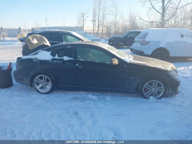 2012 Mercedes-benz C 250 მანქანა იყიდება აუქციონზე, vin: WDDGJ4HB5CF811356, აუქციონის ნომერი: 12517295