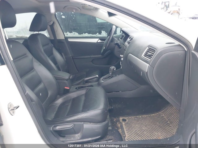 12517351 :رقم المزاد ، 3VWLX7AJ0CM380500 vin ، 2012 Volkswagen Jetta 2.5l Highline مزاد بيع
